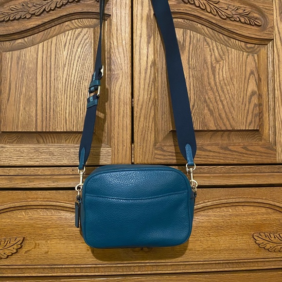 Coach Aqua Leather Crossbody Dempsey Camera Bag with removable strap - Picture 4 of 10